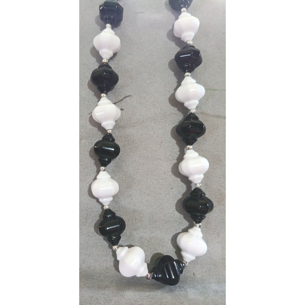 Black & White Chunky Beaded Necklace With Silver Accents
